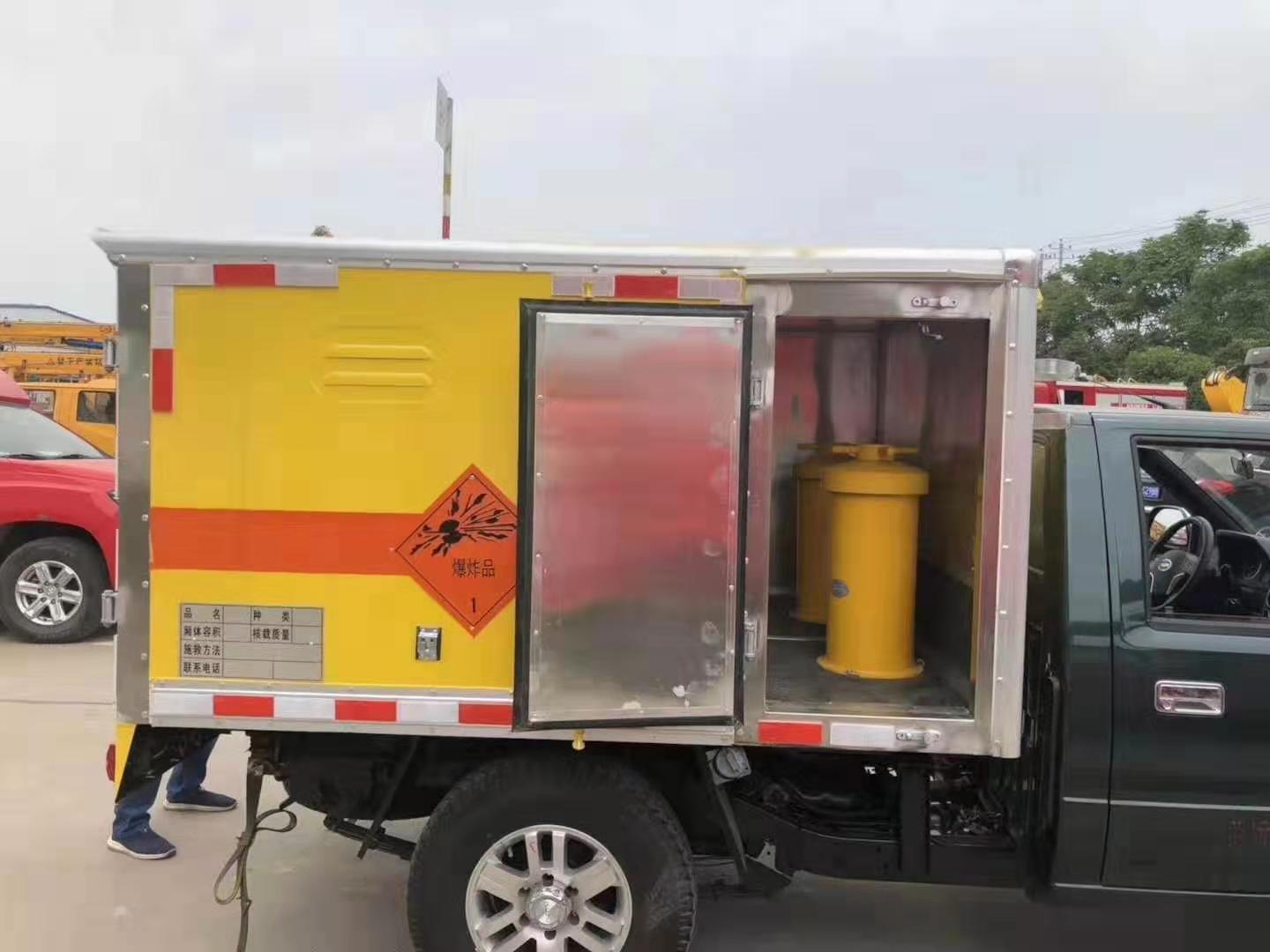 白云矿区爆破器材运输车行业深度解析：规格选择与运输效能的更优配置